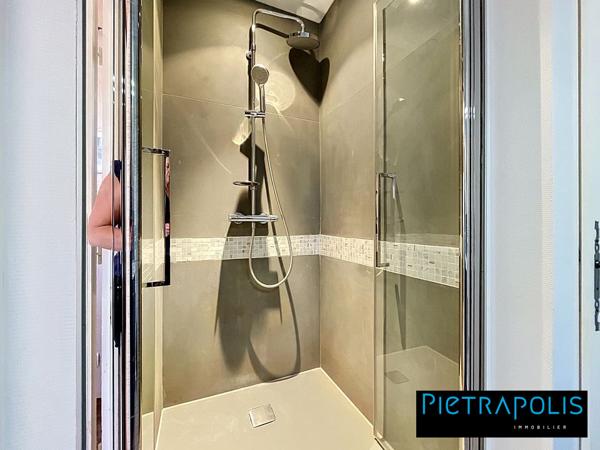 Belle Maison de 210 m2 : 5 chambres, piscine et dépendance, terrain de 1400 m2 - Soucieu-en-Jarrest