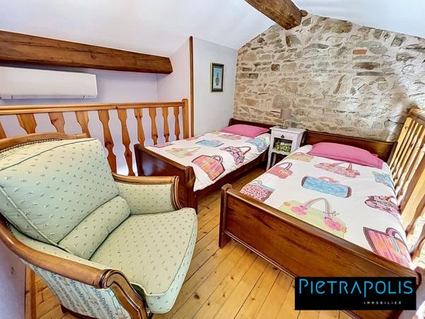 Belle Maison de 210 m2 : 5 chambres, piscine et dépendance, terrain de 1400 m2 - Soucieu-en-Jarrest