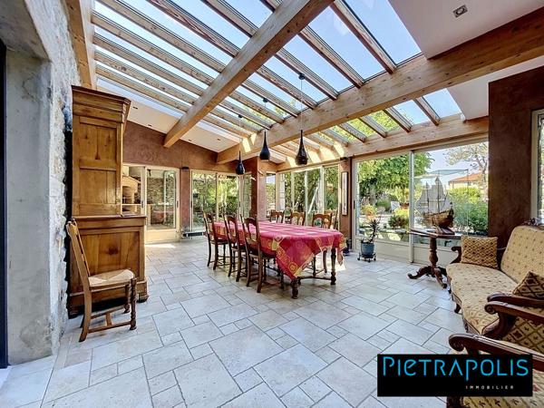 Belle Maison de 210 m2 : 5 chambres, piscine et dépendance, terrain de 1400 m2 - Soucieu-en-Jarrest
