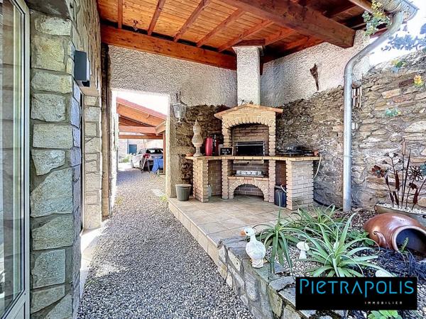 Belle Maison de 210 m2 : 5 chambres, piscine et dépendance, terrain de 1400 m2 - Soucieu-en-Jarrest
