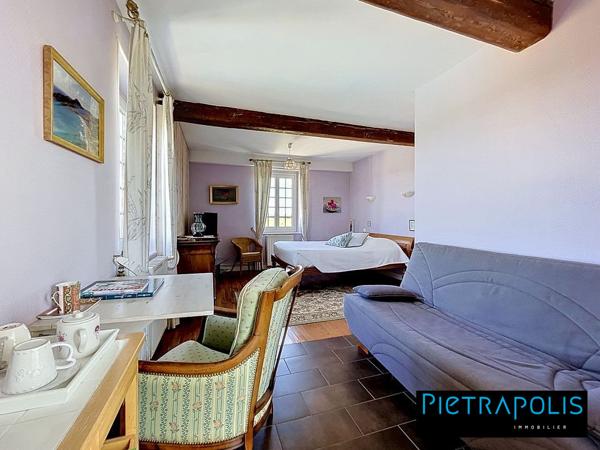 Belle Maison de 210 m2 : 5 chambres, piscine et dépendance, terrain de 1400 m2 - Soucieu-en-Jarrest