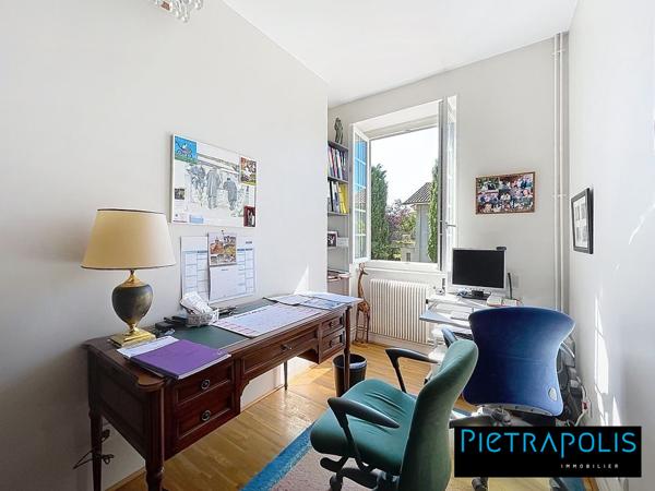 Belle Maison de 210 m2 : 5 chambres, piscine et dépendance, terrain de 1400 m2 - Soucieu-en-Jarrest
