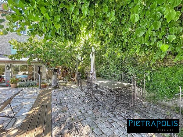Belle Maison de 210 m2 : 5 chambres, piscine et dépendance, terrain de 1400 m2 - Soucieu-en-Jarrest