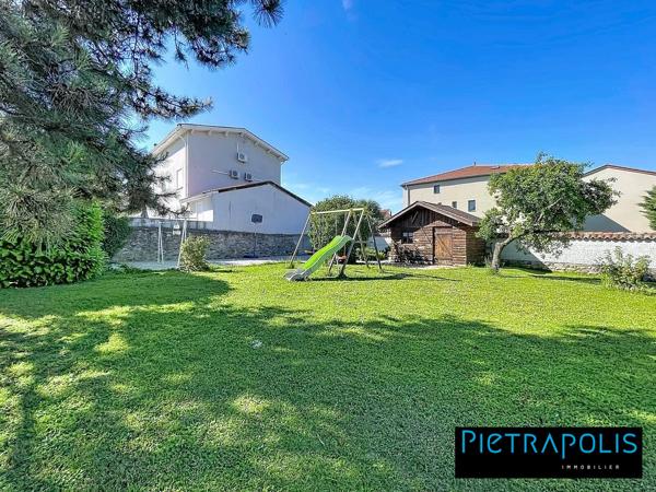 Belle Maison de 210 m2 : 5 chambres, piscine et dépendance, terrain de 1400 m2 - Soucieu-en-Jarrest