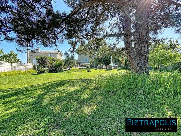 Belle Maison de 210 m2 : 5 chambres, piscine et dépendance, terrain de 1400 m2 - Soucieu-en-Jarrest
