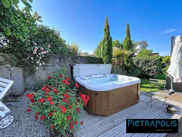 Belle Maison de 210 m2 : 5 chambres, piscine et dépendance, terrain de 1400 m2 - Soucieu-en-Jarrest