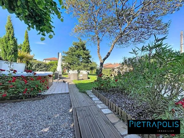 Belle Maison de 210 m2 : 5 chambres, piscine et dépendance, terrain de 1400 m2 - Soucieu-en-Jarrest