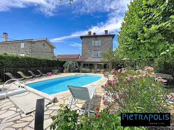 Belle Maison de 210 m2 : 5 chambres, piscine et dépendance, terrain de 1400 m2 - Soucieu-en-Jarrest