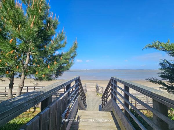 ✨ COUP DE CŒUR – CHALET RÉCENT TYPE 2 AVEC VUE EXCEPTIONNELLE & ACCÈS PRIVÉ PLAGE ✨