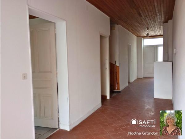 Proche de toutes les commodités - 4 chambres, garage, jardin