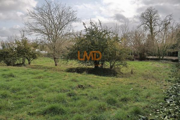 Superbe terrain à bâtir à Le Blanc