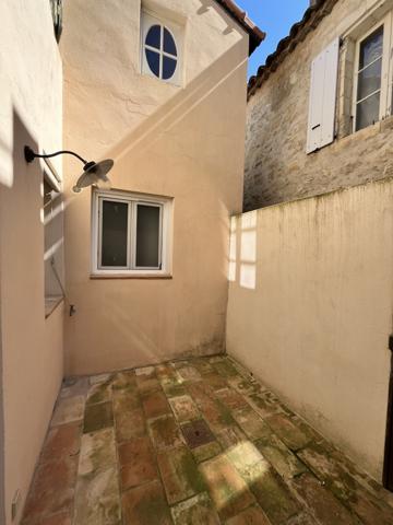 Appartement
                                                                                                                                                                                                                                                                                                                        3 pièce(s)                                                                                                                                                                                                          2 chambre(s)                                                                                                                                                                                                          62  m²