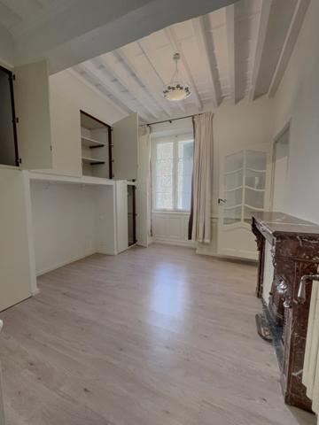 Appartement
                                                                                                                                                                                                                                                                                                                        3 pièce(s)                                                                                                                                                                                                          2 chambre(s)                                                                                                                                                                                                          62  m²
