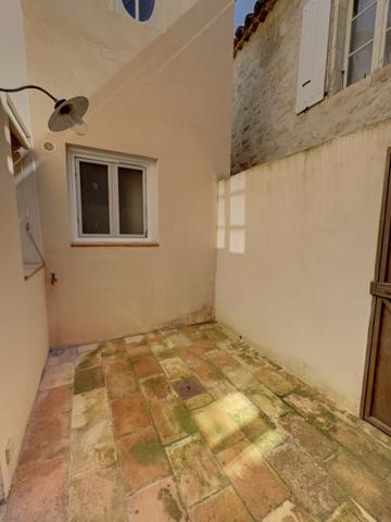 Appartement
                                                                                                                                                                                                                                                                                                                        3 pièce(s)                                                                                                                                                                                                          2 chambre(s)                                                                                                                                                                                                          62  m²