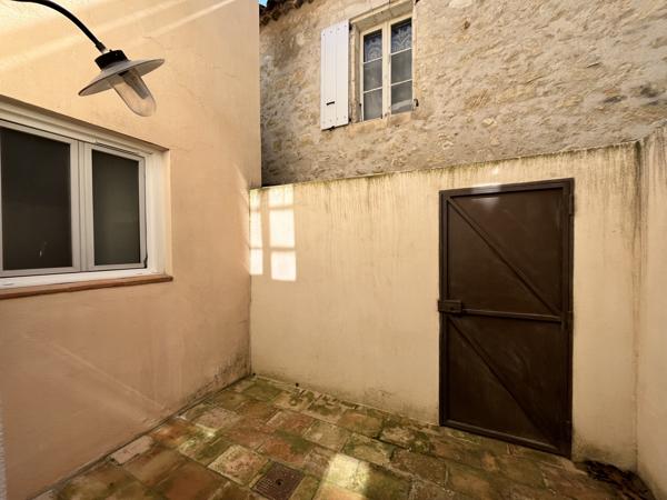 Appartement
                                                                                                                                                                                                                                                                                                                        3 pièce(s)                                                                                                                                                                                                          2 chambre(s)                                                                                                                                                                                                          62  m²