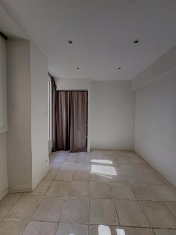 Appartement
                                                                                                                                                                                                                                                                                                                        3 pièce(s)                                                                                                                                                                                                          2 chambre(s)                                                                                                                                                                                                          62  m²