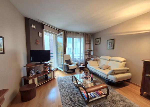 Appartement F2 57 m² - Centre-ville du Plessis-Trévise (94420)