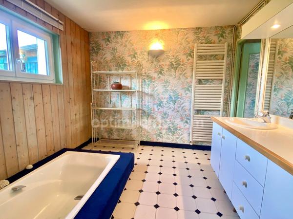 Maison de charme avec vue exceptionnelle sur les bocages normands - 3 Chambres - Petite Dépendance et Garage.