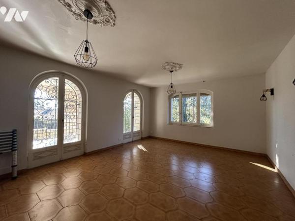 Savasse, maison individuelle 200m2 hab , parcelle 4094m2.