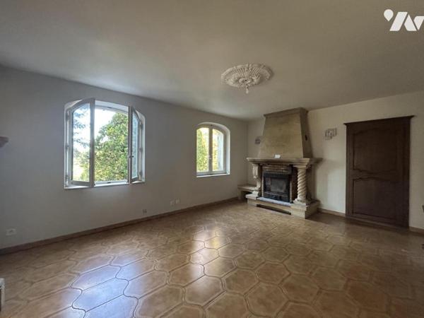 Savasse, maison individuelle 200m2 hab , parcelle 4094m2.