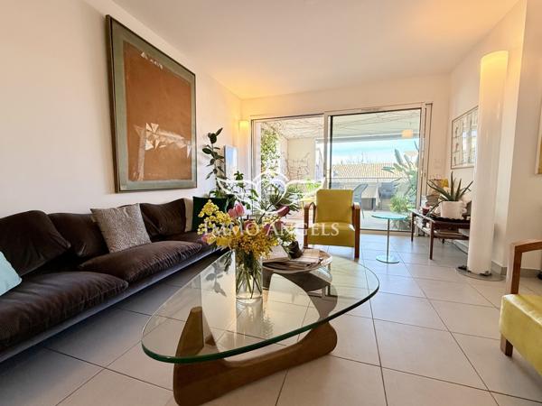 Nîmes Centre Arènes, Appartement P4, Terrasses 42m2, grand garage.