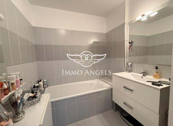 Nîmes Centre Arènes, Appartement P4, Terrasses 42m2, grand garage.