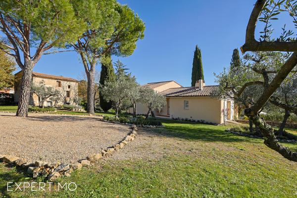 Flayosc (83780) Belle villa avec Mas et piscine à Flayosc