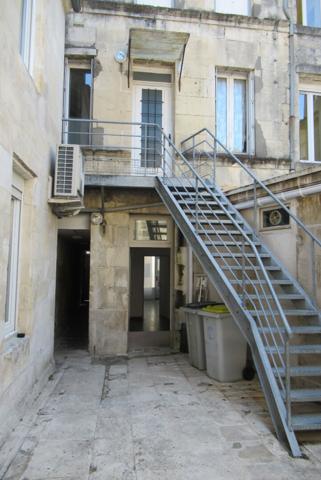 MURS COMMERCIAUX CENTRE ROCHEFORT