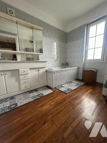 Montebourg centre Maison + Local