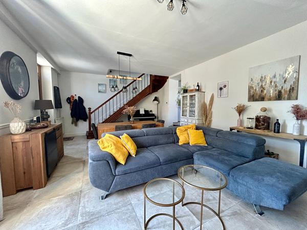 MAISON DE VILLE 3 CHAMBRES COUR ET GARAGE A CARCASSONNE