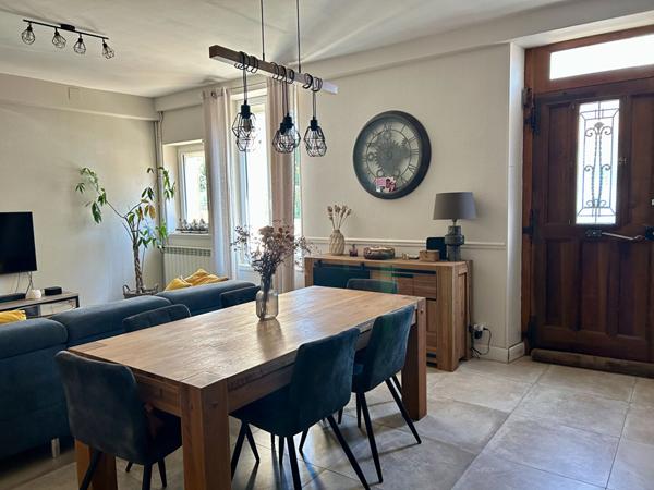 MAISON DE VILLE 3 CHAMBRES COUR ET GARAGE A CARCASSONNE