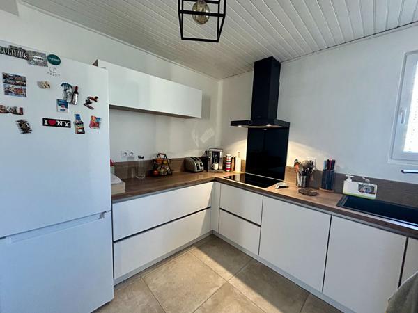 MAISON DE VILLE 3 CHAMBRES COUR ET GARAGE A CARCASSONNE