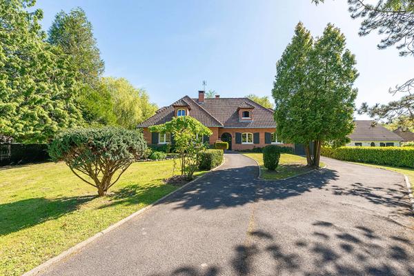 Maison à vendre 12 pièces 201.7m² Saint-Amand-les-Eaux (59230)