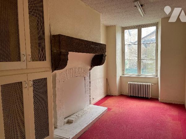 DINAN  centre historique - Appartement à rénover