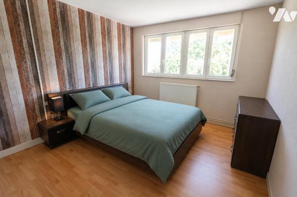 Exclusivité !
Maison semi-individuelle avec véranda, garage et 3 chambres – proche des commodités.