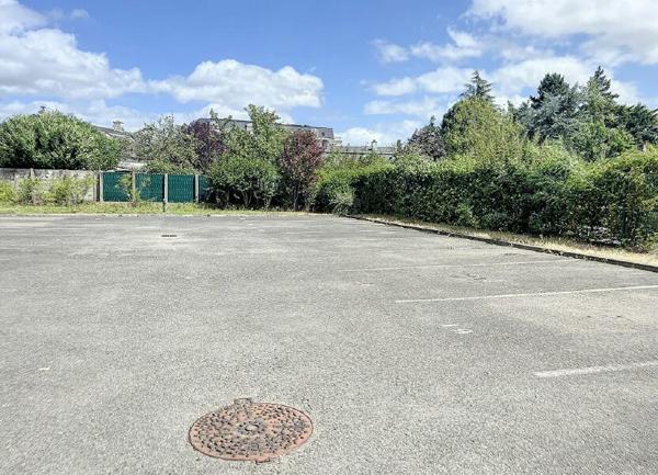 Stationnement à vendre  •  Orléans