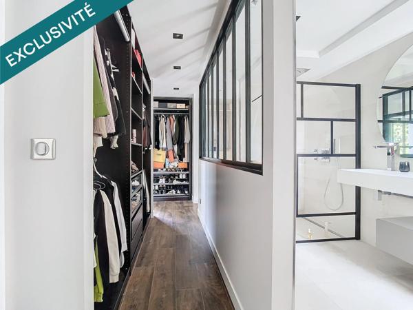 Maison comtemporaine de 246 m² avec piscine