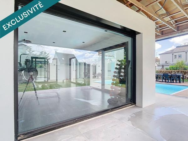 Maison comtemporaine de 246 m² avec piscine