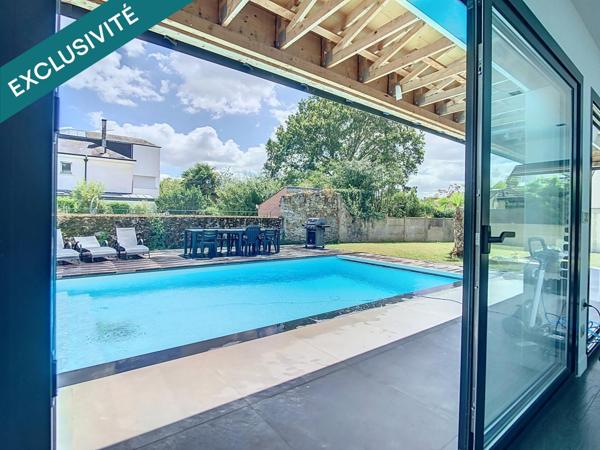 Maison comtemporaine de 246 m² avec piscine