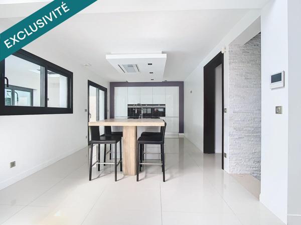 Maison comtemporaine de 246 m² avec piscine