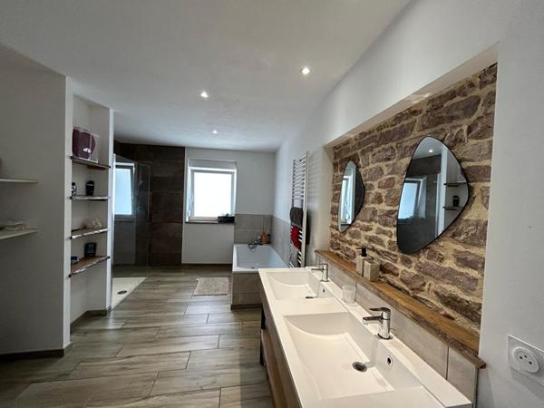 Maison de village 7 pièce(s) 167 m2
