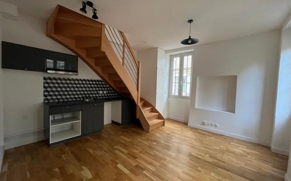 Appartement à louer    1 pièce • 33 m2 Compiègne