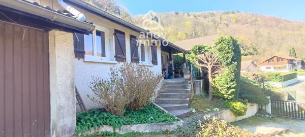 Maison
                                                                                                                                                                                                                                                                                                                        4 pièce(s)                                                                                                                                                                                                          3 chambre(s)                                                                                                                                                                                                          94  m²