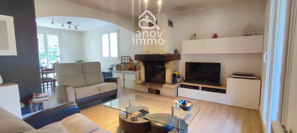 Maison
                                                                                                                                                                                                                                                                                                                        4 pièce(s)                                                                                                                                                                                                          3 chambre(s)                                                                                                                                                                                                          94  m²