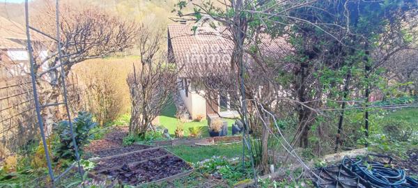 Maison
                                                                                                                                                                                                                                                                                                                        4 pièce(s)                                                                                                                                                                                                          3 chambre(s)                                                                                                                                                                                                          94  m²