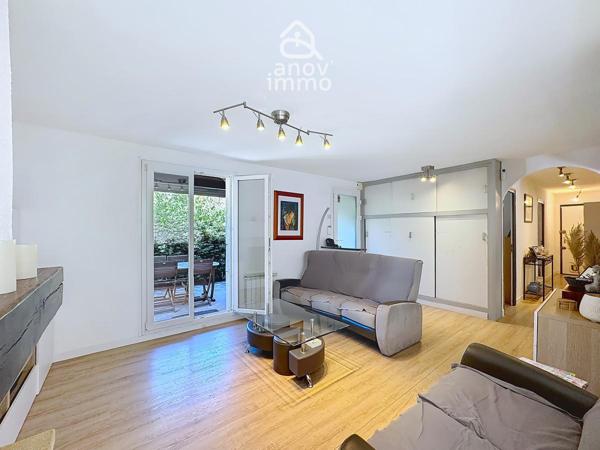 Maison
                                                                                                                                                                                                                                                                                                                        4 pièce(s)                                                                                                                                                                                                          3 chambre(s)                                                                                                                                                                                                          94  m²