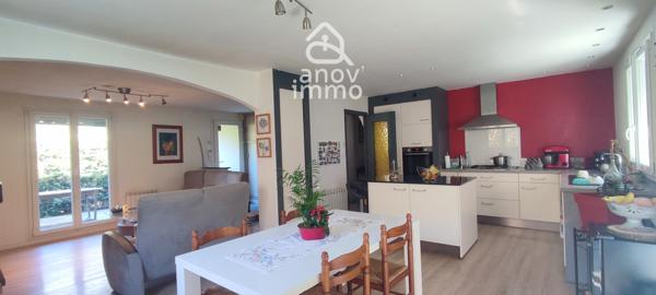 Maison
                                                                                                                                                                                                                                                                                                                        4 pièce(s)                                                                                                                                                                                                          3 chambre(s)                                                                                                                                                                                                          94  m²