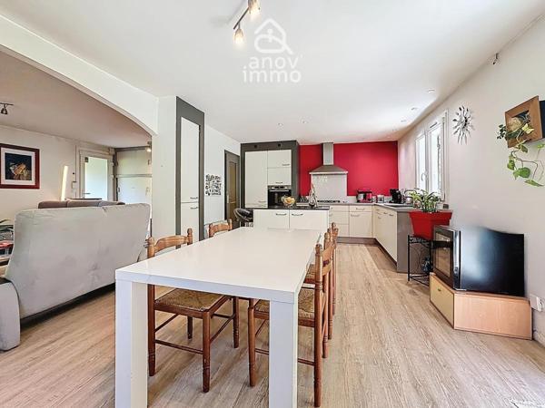Maison
                                                                                                                                                                                                                                                                                                                        4 pièce(s)                                                                                                                                                                                                          3 chambre(s)                                                                                                                                                                                                          94  m²