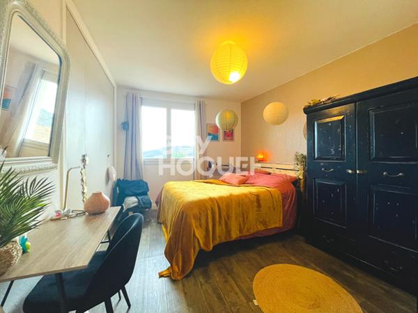 MARSAT - Maison 228 m² - 5 chambres - Jardin et piscine intérieure