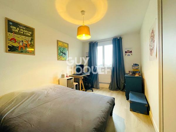 MARSAT - Maison 228 m² - 5 chambres - Jardin et piscine intérieure